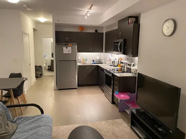 Toronto C03, ON M5P 3G9,1486 Bathurst ST #803