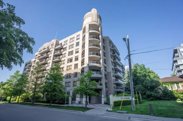 19 Barberry PL #318, Toronto C15, ON M2K 3E3
