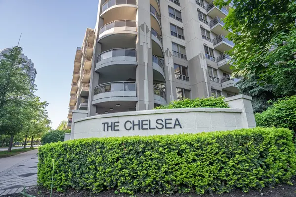 Toronto C15, ON M2K 3E3,19 Barberry PL #318