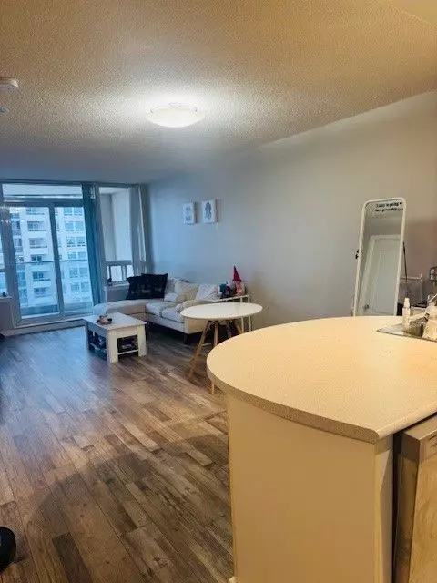 Toronto C15, ON M2K 3B8,2 REAN DR #1210