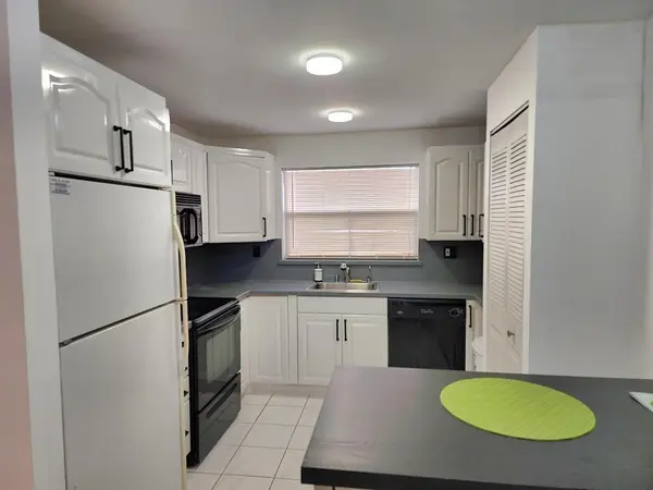 Sunrise, FL 33322,9521 Sunrise Lakes Blvd #103