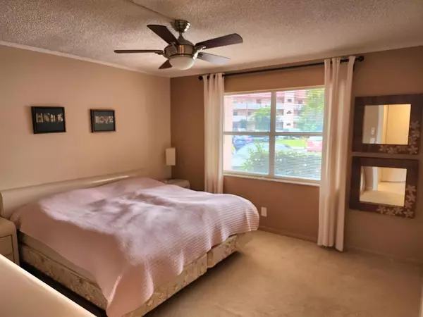 Sunrise, FL 33322,9521 Sunrise Lakes Blvd #103