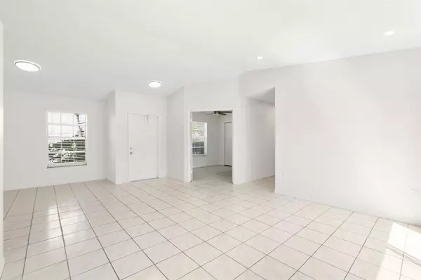 Davie, FL 33325,14680 N Beckley Sq