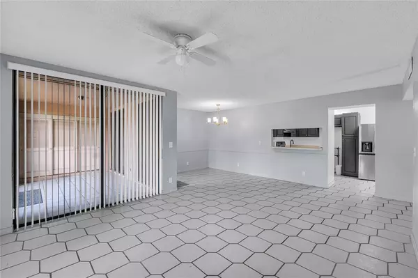 Plantation, FL 33322,10690 NW 14th St #136