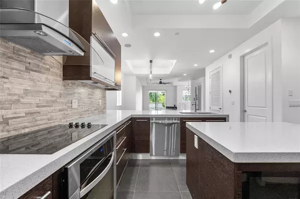 Fort Lauderdale, FL 33316,801 SE 12th CT #801