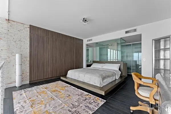 Miami, FL 33132,1040 Biscayne Blvd #2101