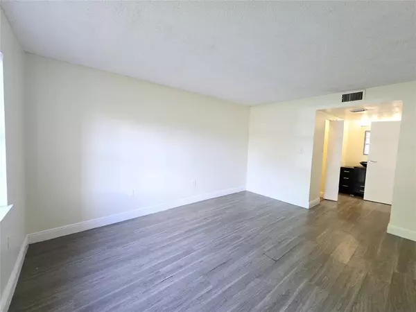 Deerfield Beach, FL 33064,4334 NW 9th Ave #7-1C