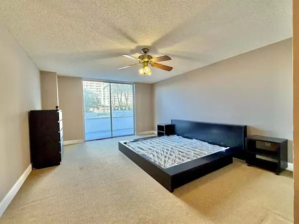 Aventura, FL 33160,2801 NE 183rd St #202W