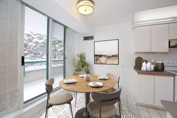 Vaughan, ON L4J 7W8,110 Promenade CIR #310