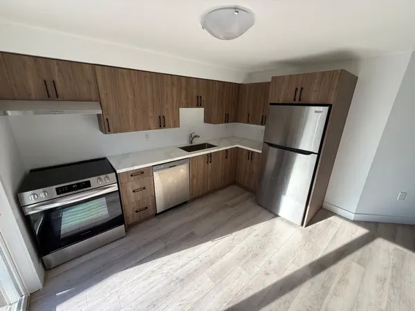 17 Hewitt PL, Barrie, ON L4M 7B3