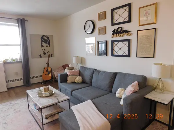 Mississauga, ON L4X 2J2,3320 Fieldgate DR #808