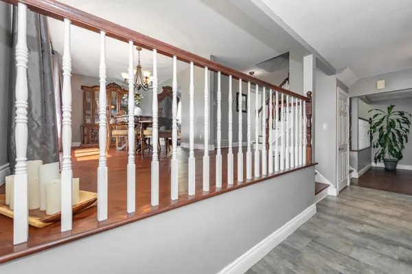 Barrhaven, ON K2J 1L1,20 Falk AVE