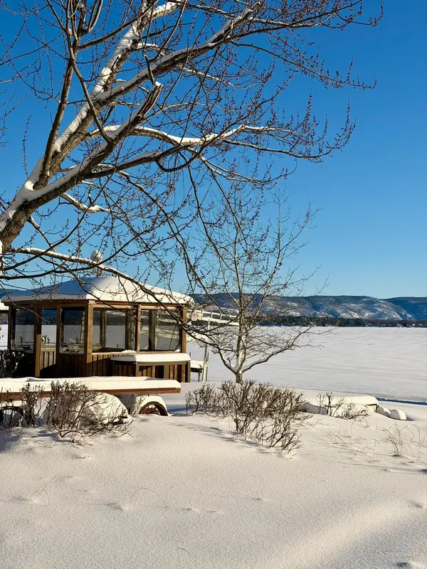 Constance Bay - Dunrobin - Kilmaurs - Woodlawn, ON K0A 3M0,326 Bayview DR