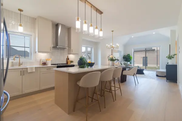 6694 Hayward DR, London South, ON N6P 0H7