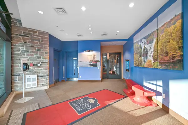 Brockville, ON K6V 0B8,15 St Andrew ST #904