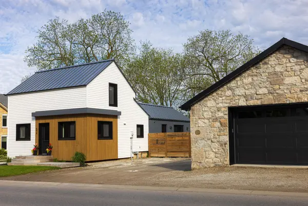 Puslinch, ON N0B 1C0,596-598 Arkell RD