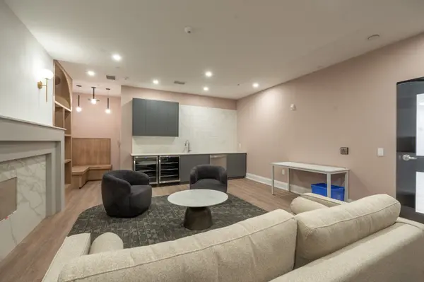 Kingston, ON K7L 1B3,223 Princess ST #902