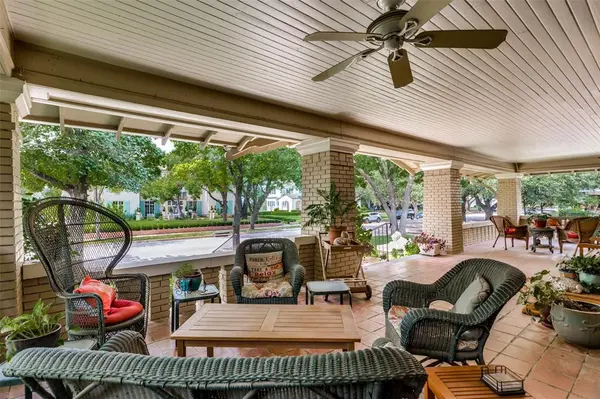 Fort Worth, TX 76110,1351 MISTLETOE Drive