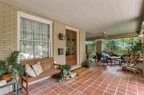 Fort Worth, TX 76110,1351 MISTLETOE Drive