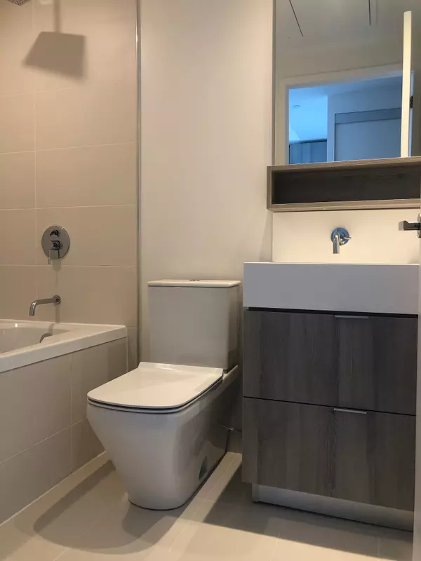 Toronto C10, ON M4S 1V5,5 Soudan AVE E #3013