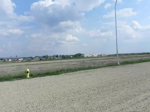 Lacombe, AB T4L 2H3,5399 Len Thompson DR