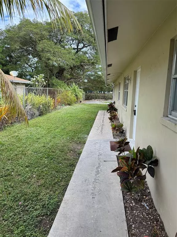 Fort Lauderdale, FL 33311,1036 NW 5th Ave #A