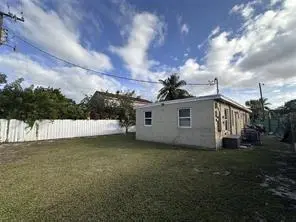 Dania Beach, FL 33004,728 SW 6th St