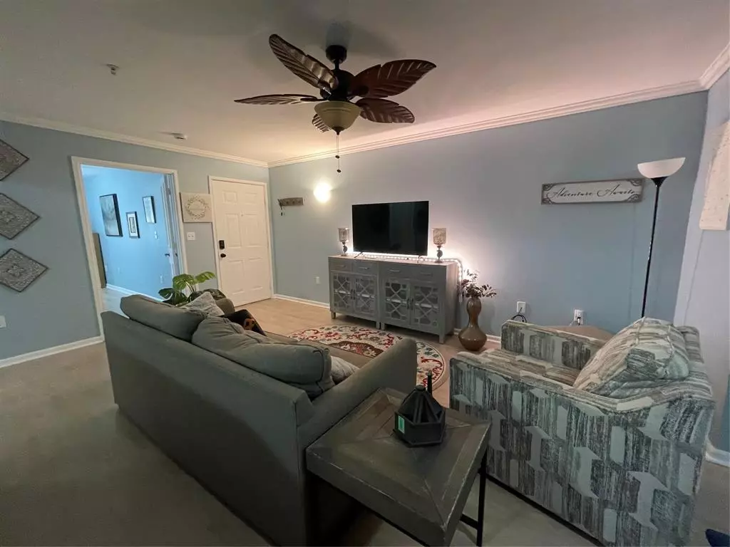 Hypoluxo, FL 33462,200 Scotia Dr #305