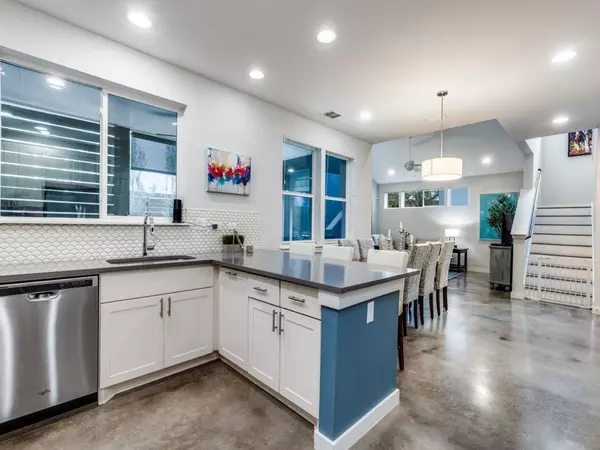 1052 Gallivant Lane, Dallas, TX 75218