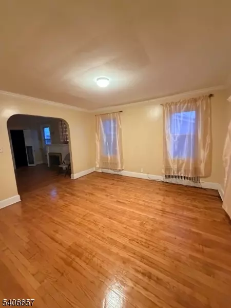 Newark City, NJ 07106,16 Ivy St