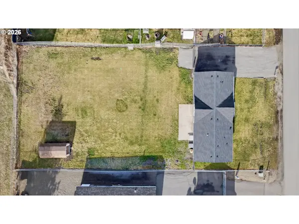 La Grande, OR 97850,208 16th ST