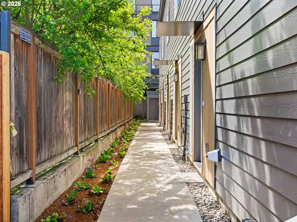 4920 SE Caruthers ST #2, Portland, OR 97215