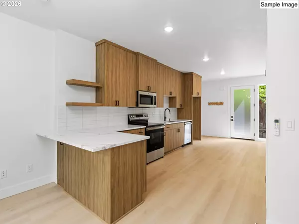 Portland, OR 97215,4920 SE Caruthers ST #2