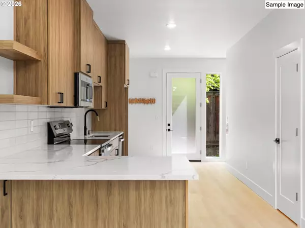 Portland, OR 97215,4920 SE Caruthers ST #2