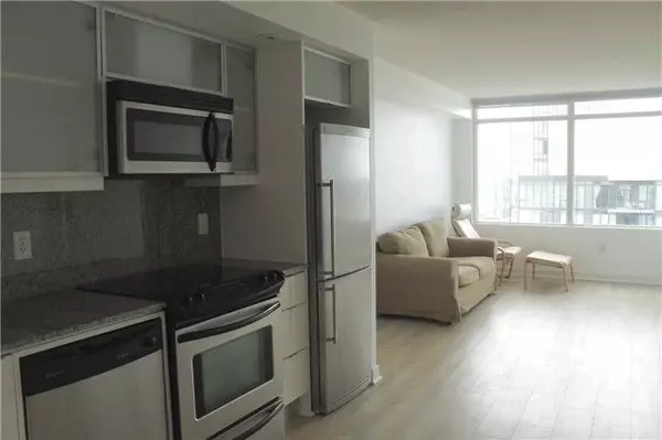 Toronto C01, ON M5V 3Z1,25 Telegram Mews #4609