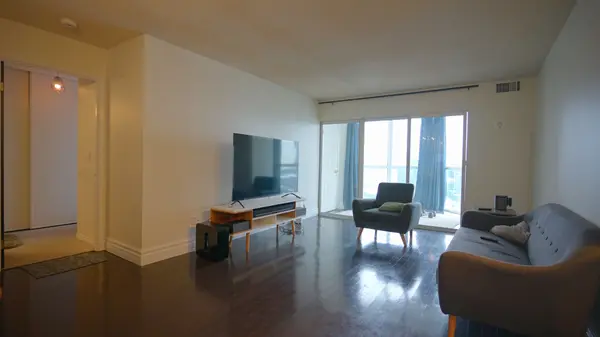 Toronto C13, ON M1S 1G2,7 Concorde PL #1407