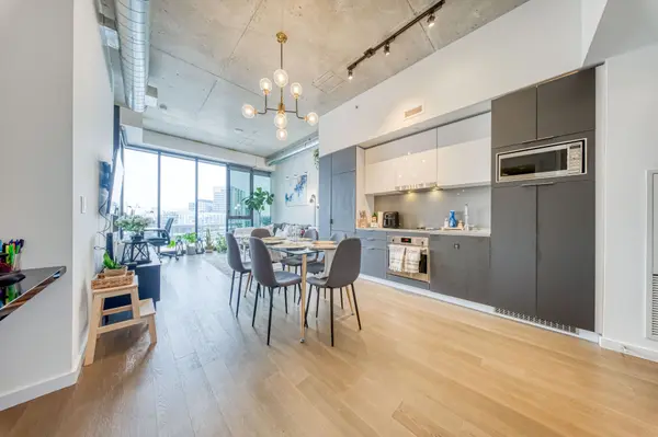 Toronto C08, ON M5A 0M4,170 Bayview AVE #916