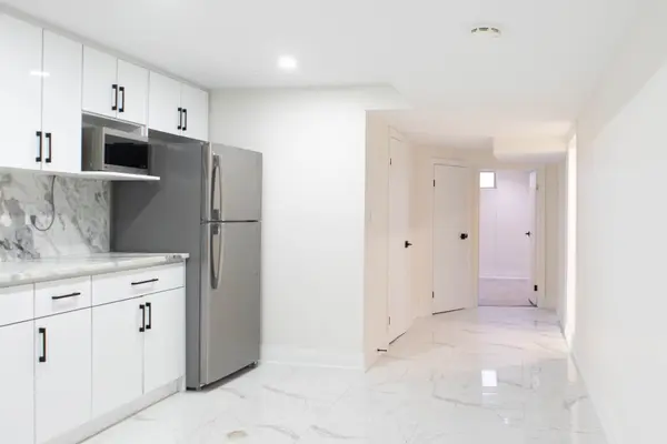 Toronto E04, ON M1R 2A7,36 Electro RD