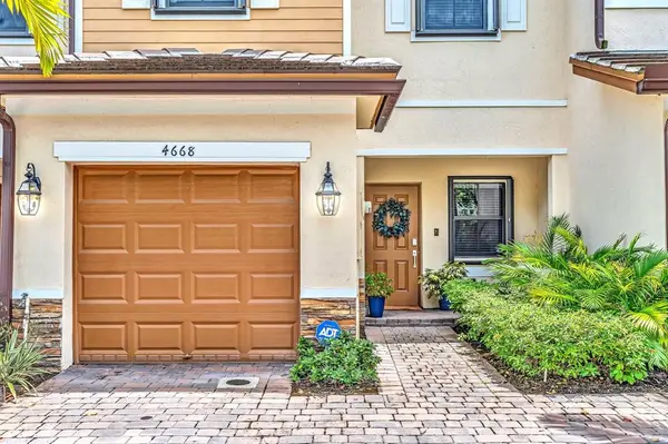 Davie, FL 33314,4668 Banker Ter