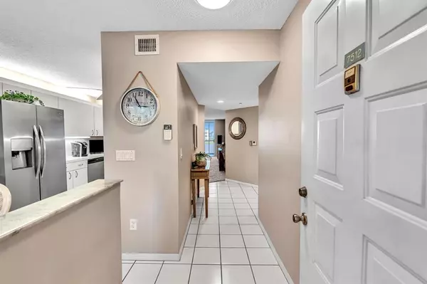 Tamarac, FL 33321,7512 N Devon Dr #210