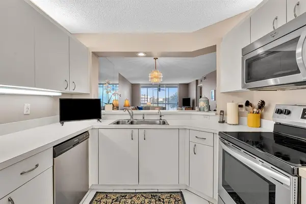 Tamarac, FL 33321,7512 N Devon Dr #210