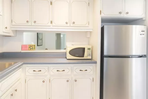 Hollywood, FL 33021,950 Hillcrest Dr #202