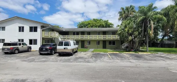 Davie, FL 33314,6601 SW 46th St #203