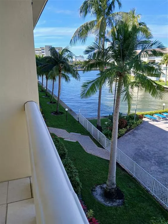 1891 S Ocean Dr #303, Hallandale Beach, FL 33009