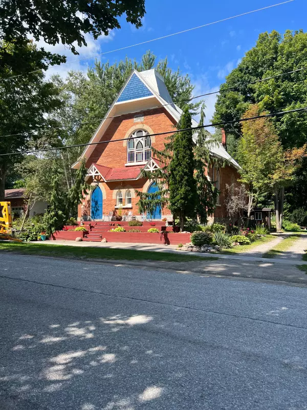 Springwater, ON L0L 1V0,10 Mill ST W