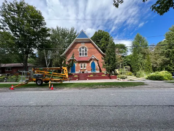 Springwater, ON L0L 1V0,10 Mill ST W