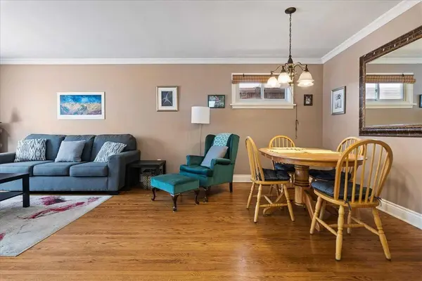 Barrie, ON L4N 1Z8,12 Boys ST N