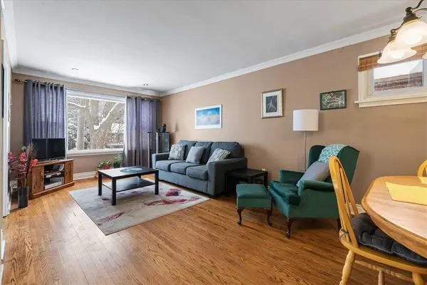 Barrie, ON L4N 1Z8,12 Boys ST N