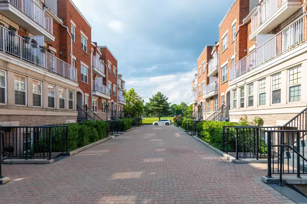 Toronto W05, ON M3J 1K7,37 Four Winds DR #24