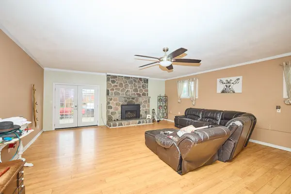 Fort Erie, ON L0S 1S0,2503 Coral AVE